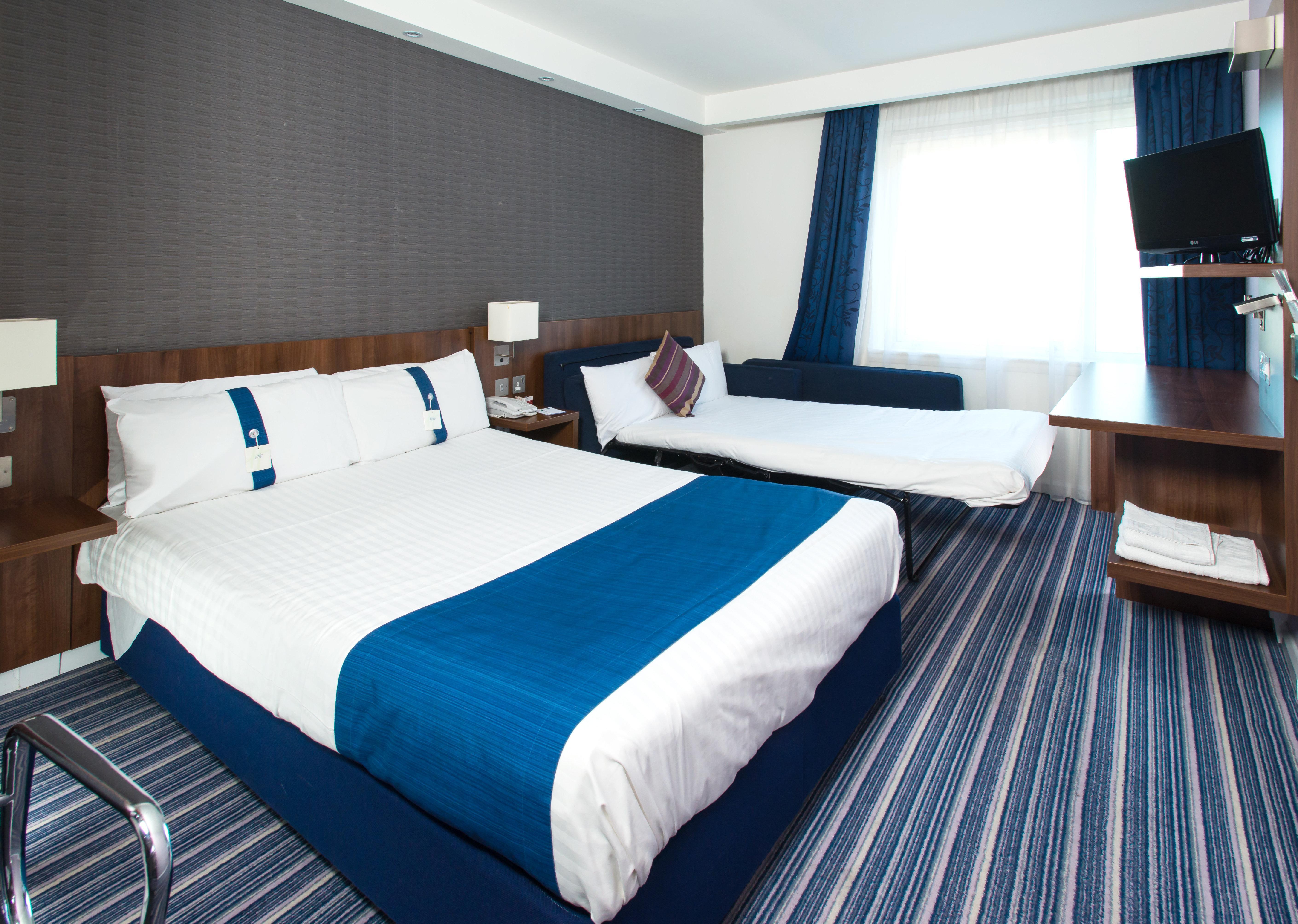 Holiday Inn Express Cambridge Duxford M11 Jct 10 By Ihg Eksteriør billede