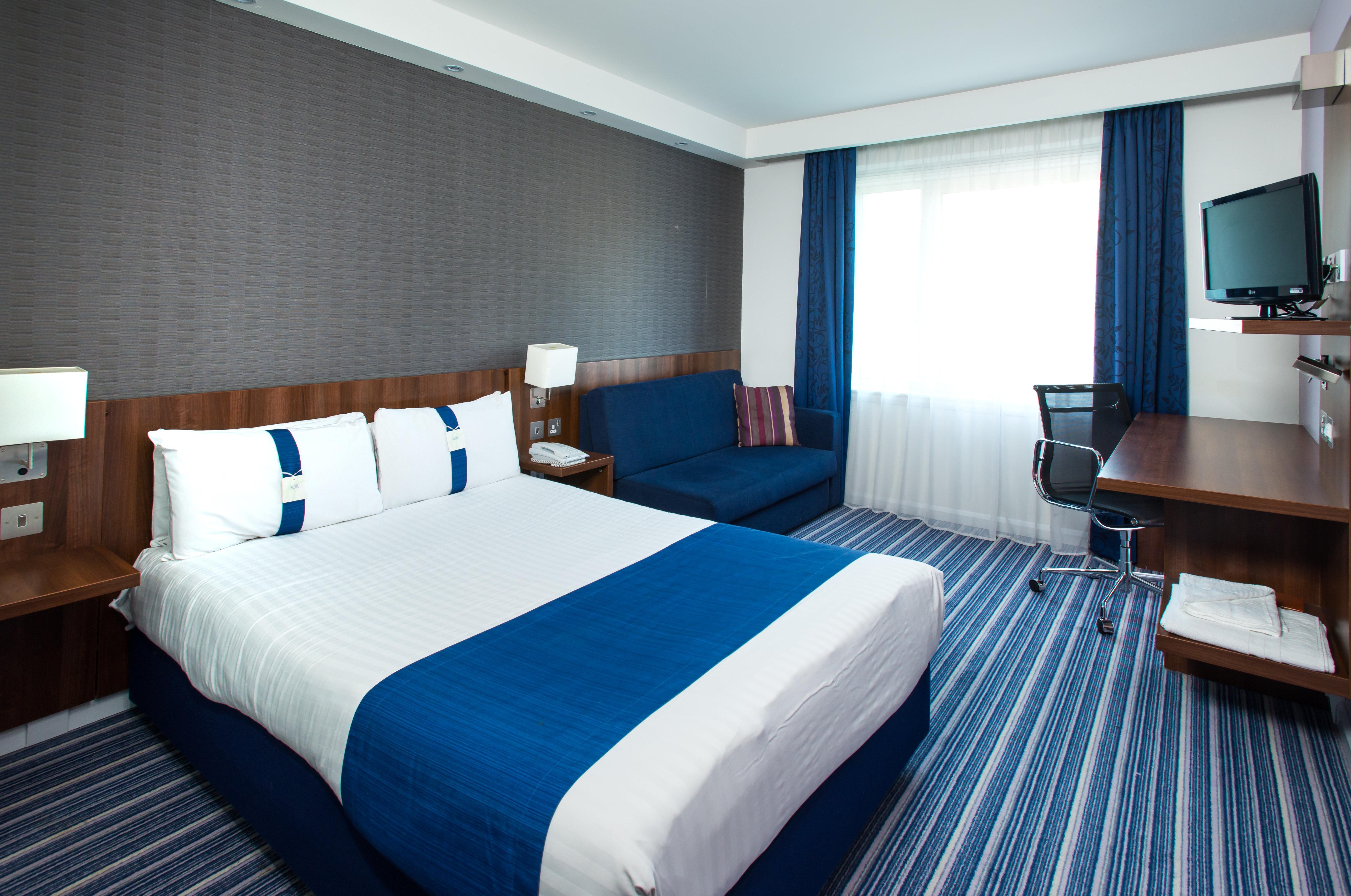 Holiday Inn Express Cambridge Duxford M11 Jct 10 By Ihg Eksteriør billede