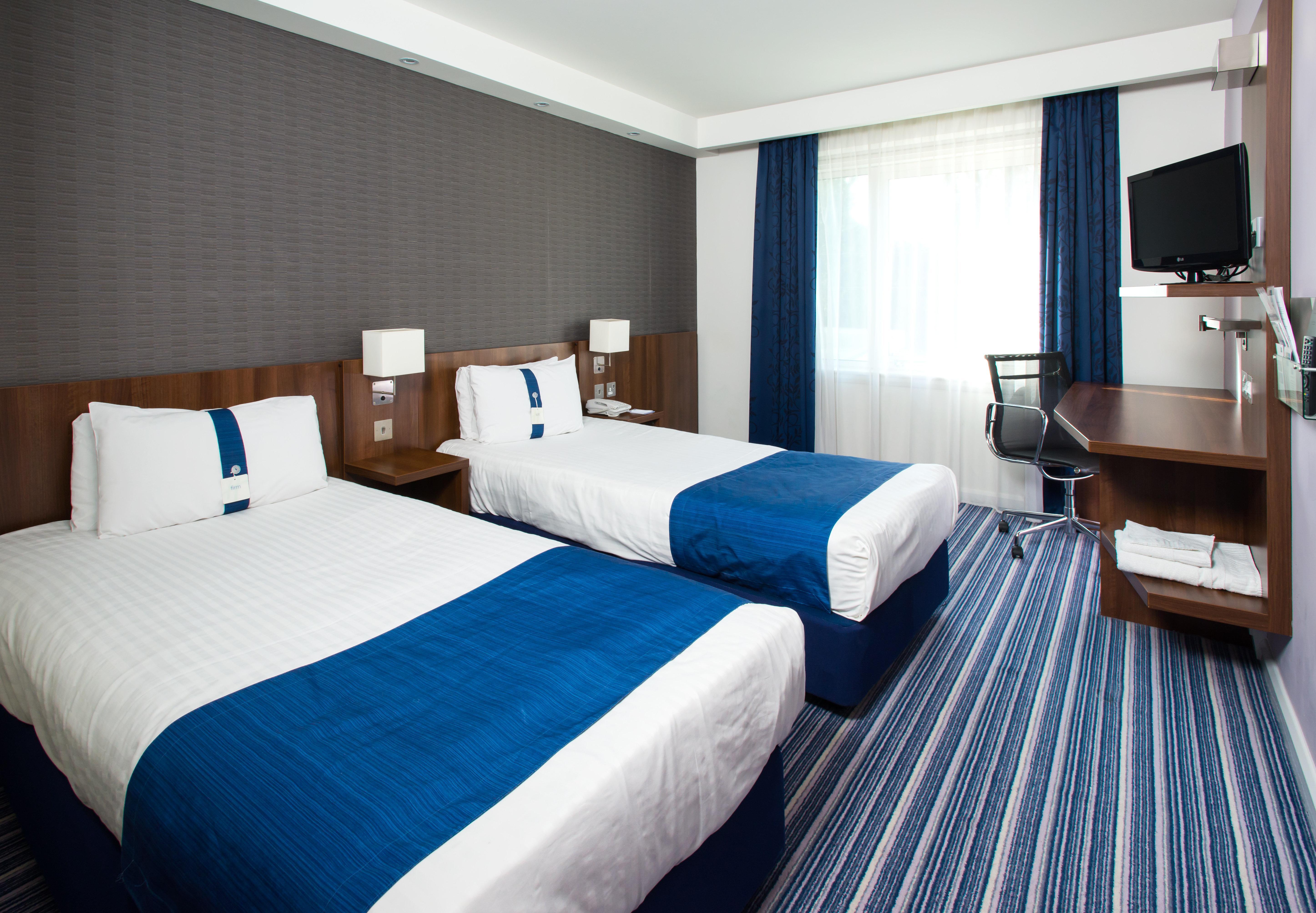 Holiday Inn Express Cambridge Duxford M11 Jct 10 By Ihg Eksteriør billede