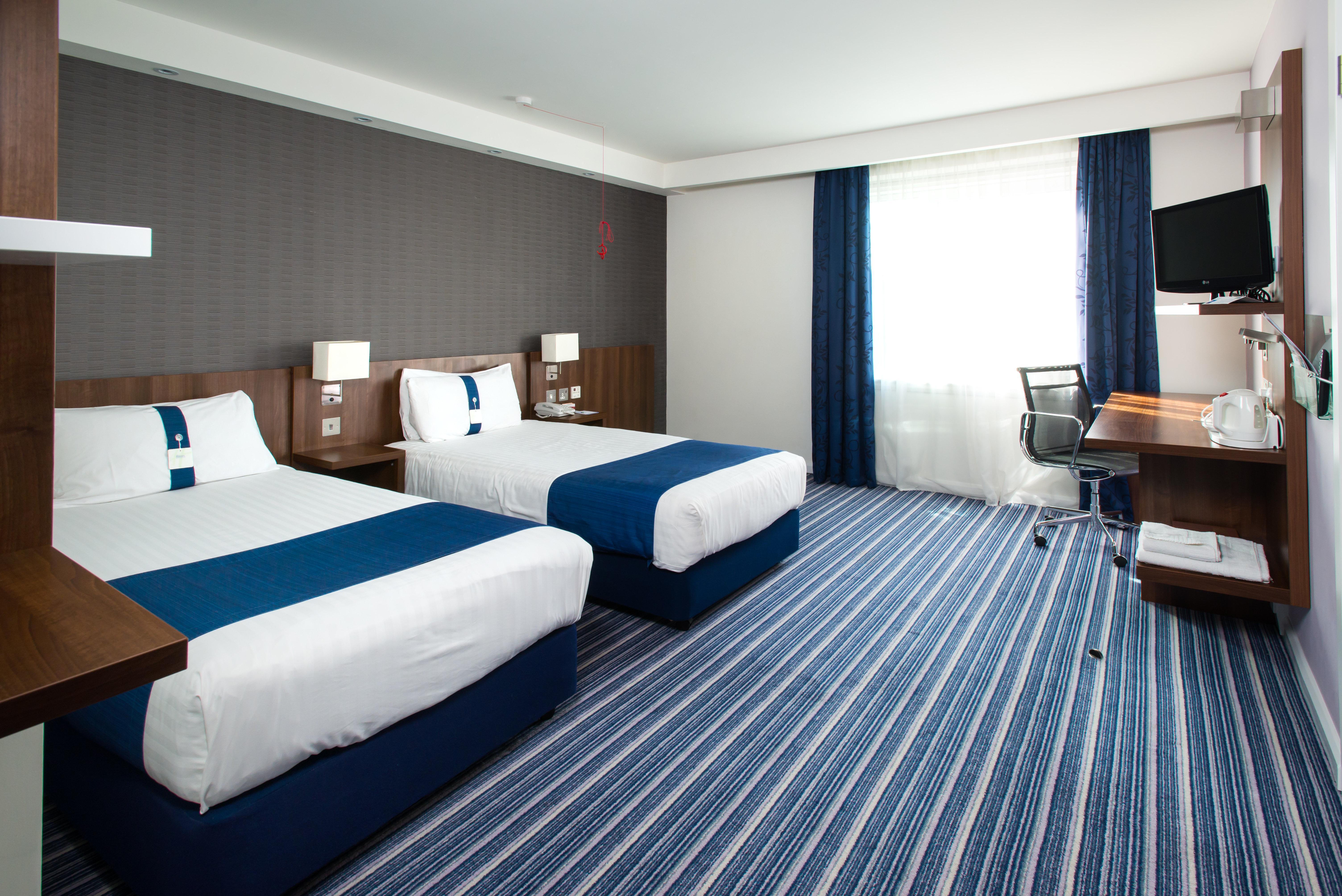 Holiday Inn Express Cambridge Duxford M11 Jct 10 By Ihg Eksteriør billede