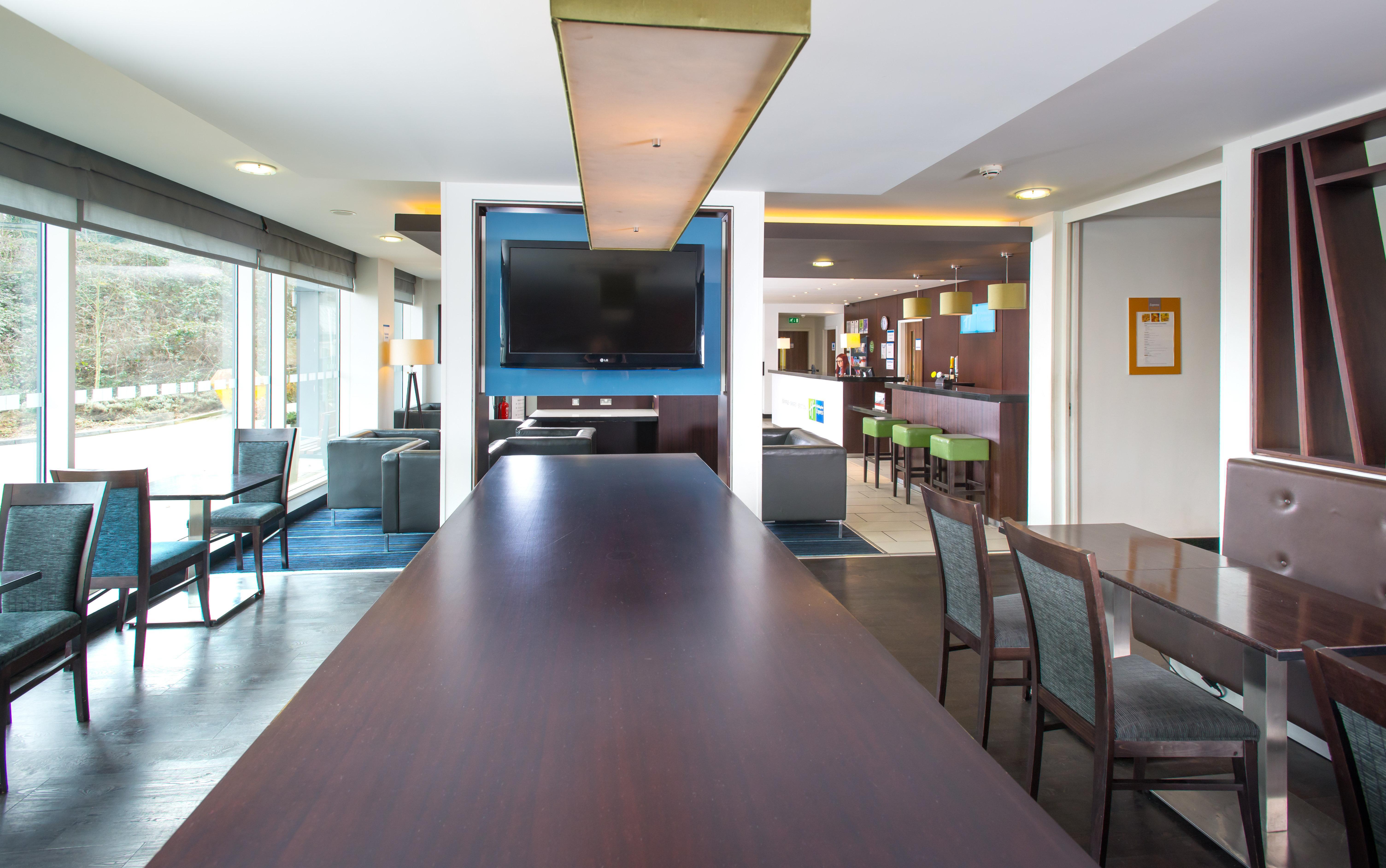 Holiday Inn Express Cambridge Duxford M11 Jct 10 By Ihg Eksteriør billede