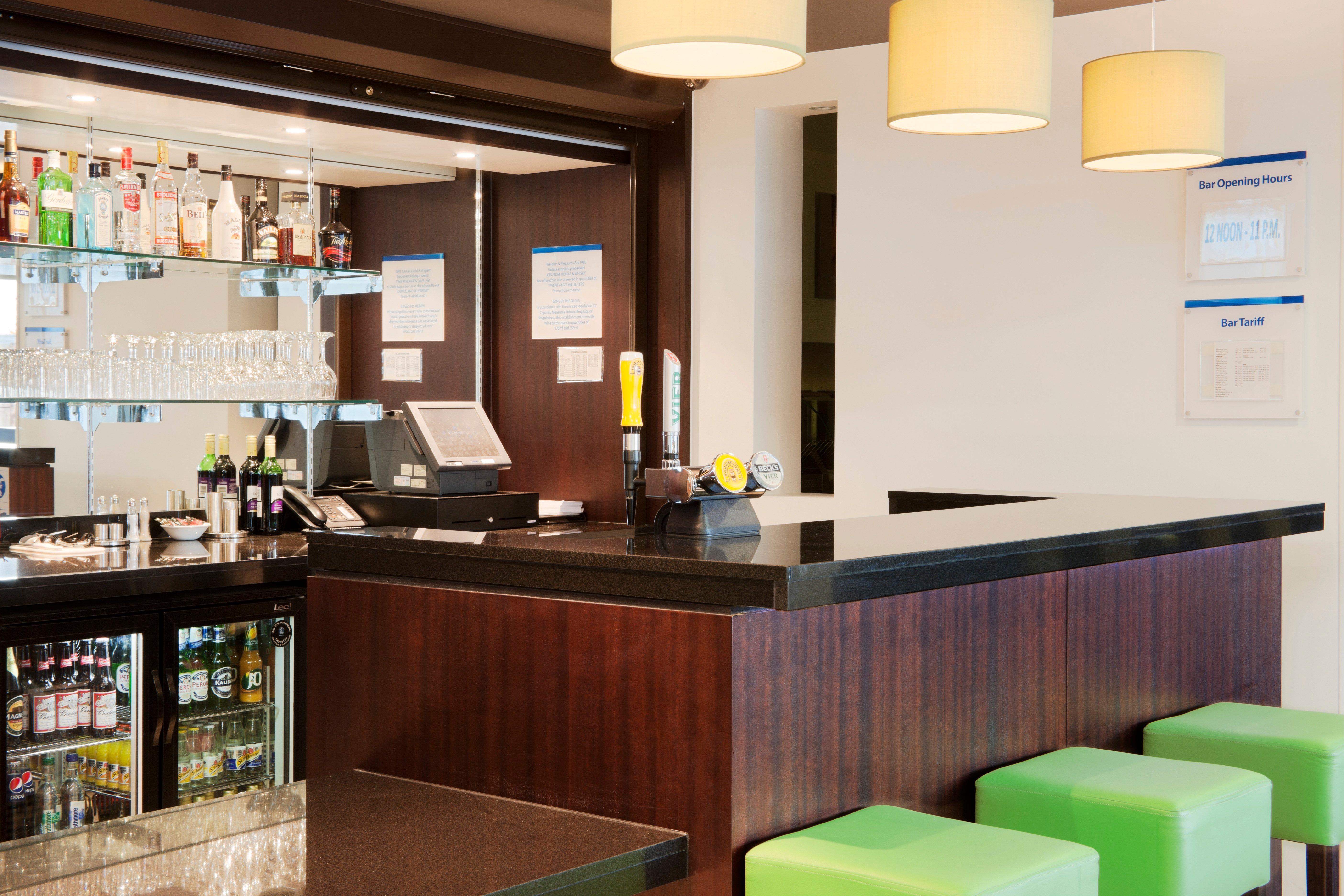 Holiday Inn Express Cambridge Duxford M11 Jct 10 By Ihg Eksteriør billede