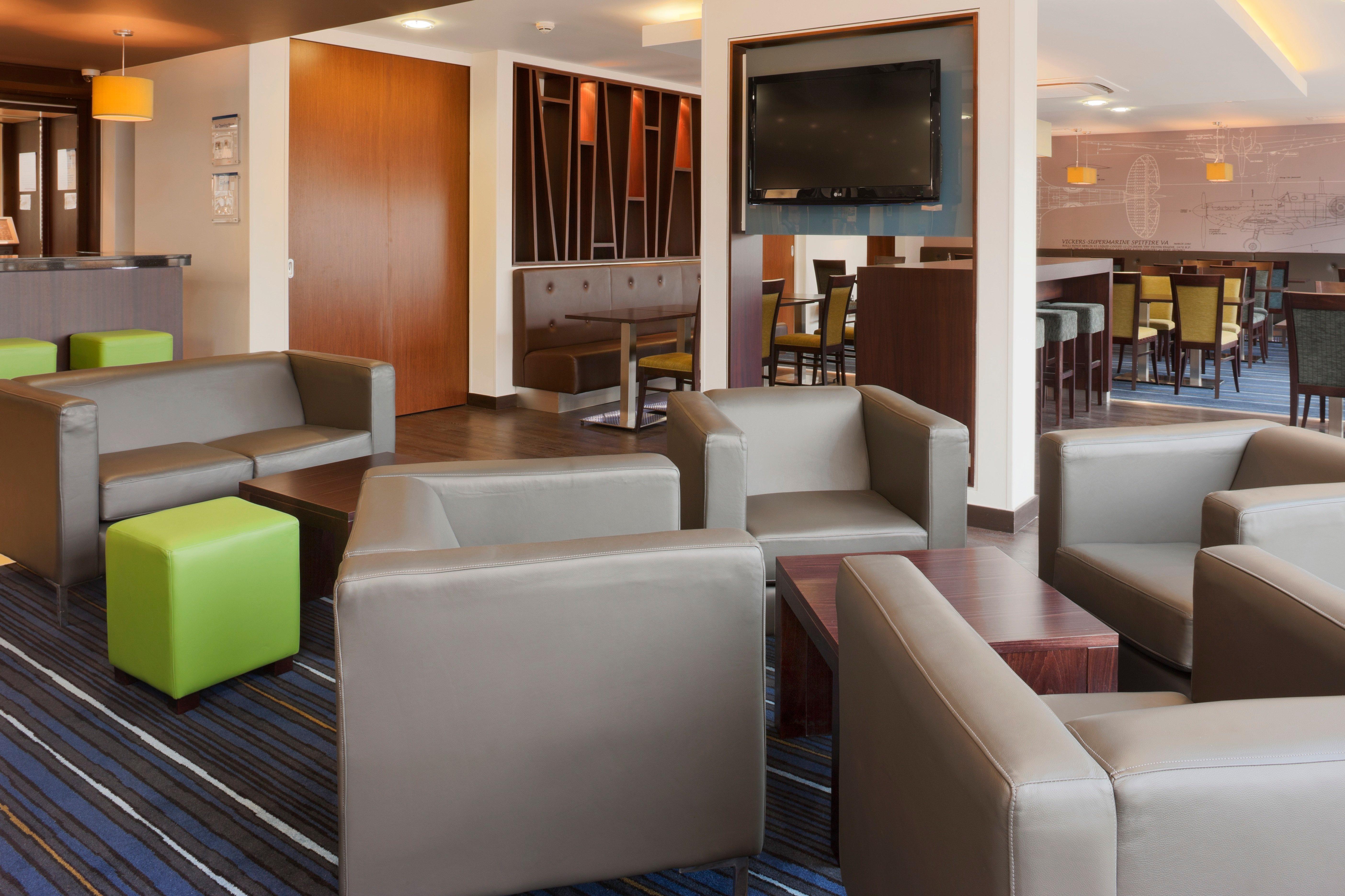 Holiday Inn Express Cambridge Duxford M11 Jct 10 By Ihg Eksteriør billede