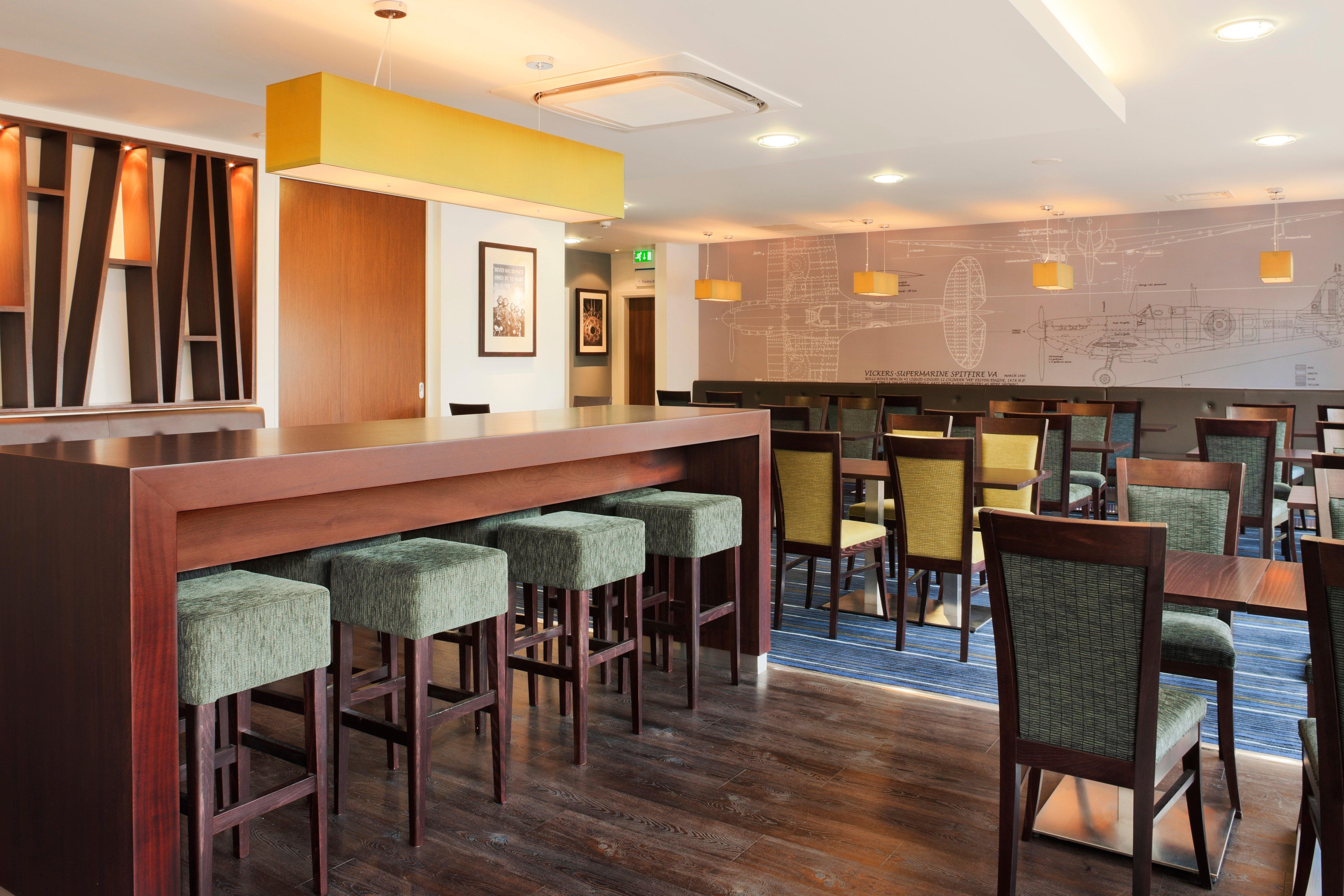 Holiday Inn Express Cambridge Duxford M11 Jct 10 By Ihg Eksteriør billede