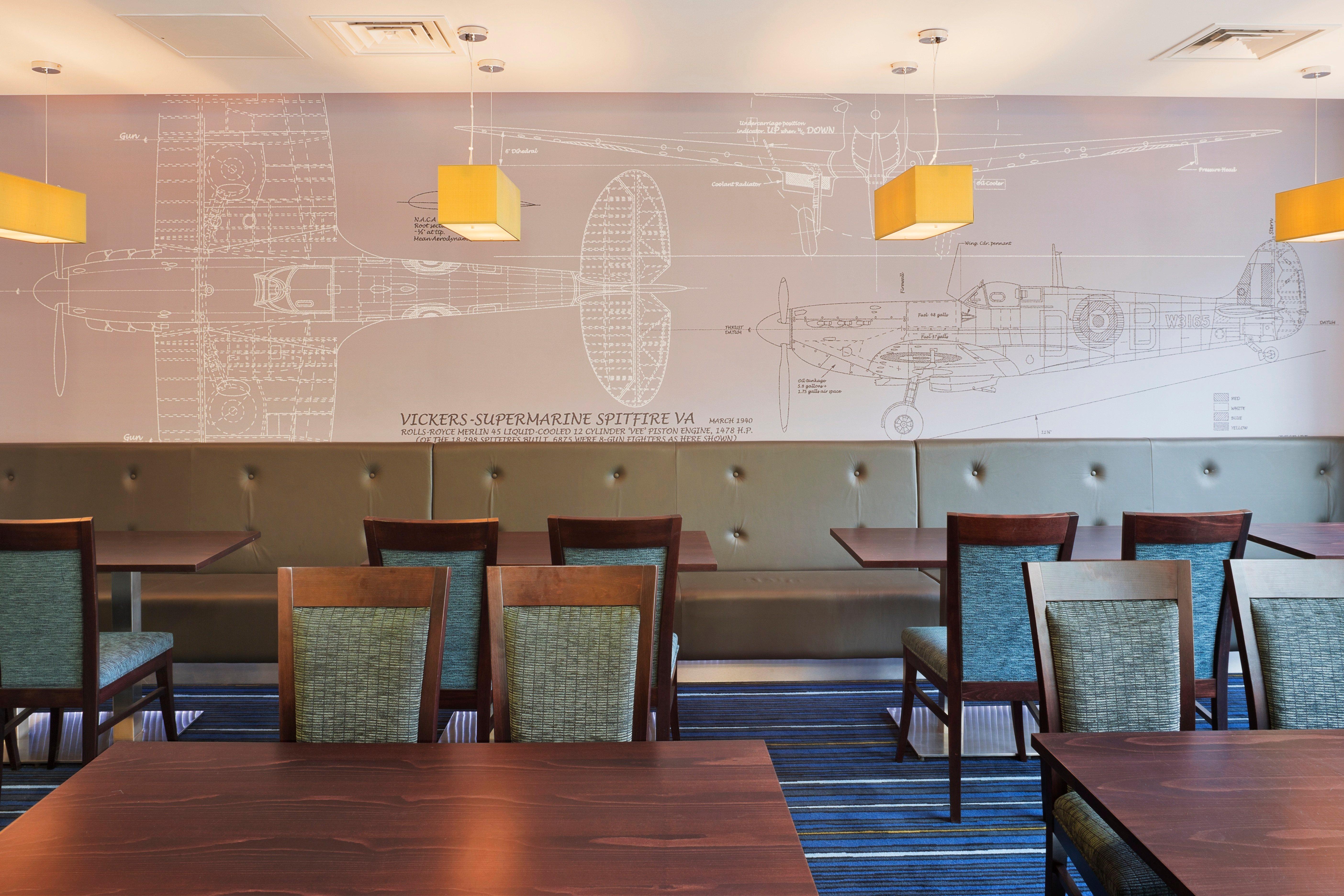 Holiday Inn Express Cambridge Duxford M11 Jct 10 By Ihg Eksteriør billede