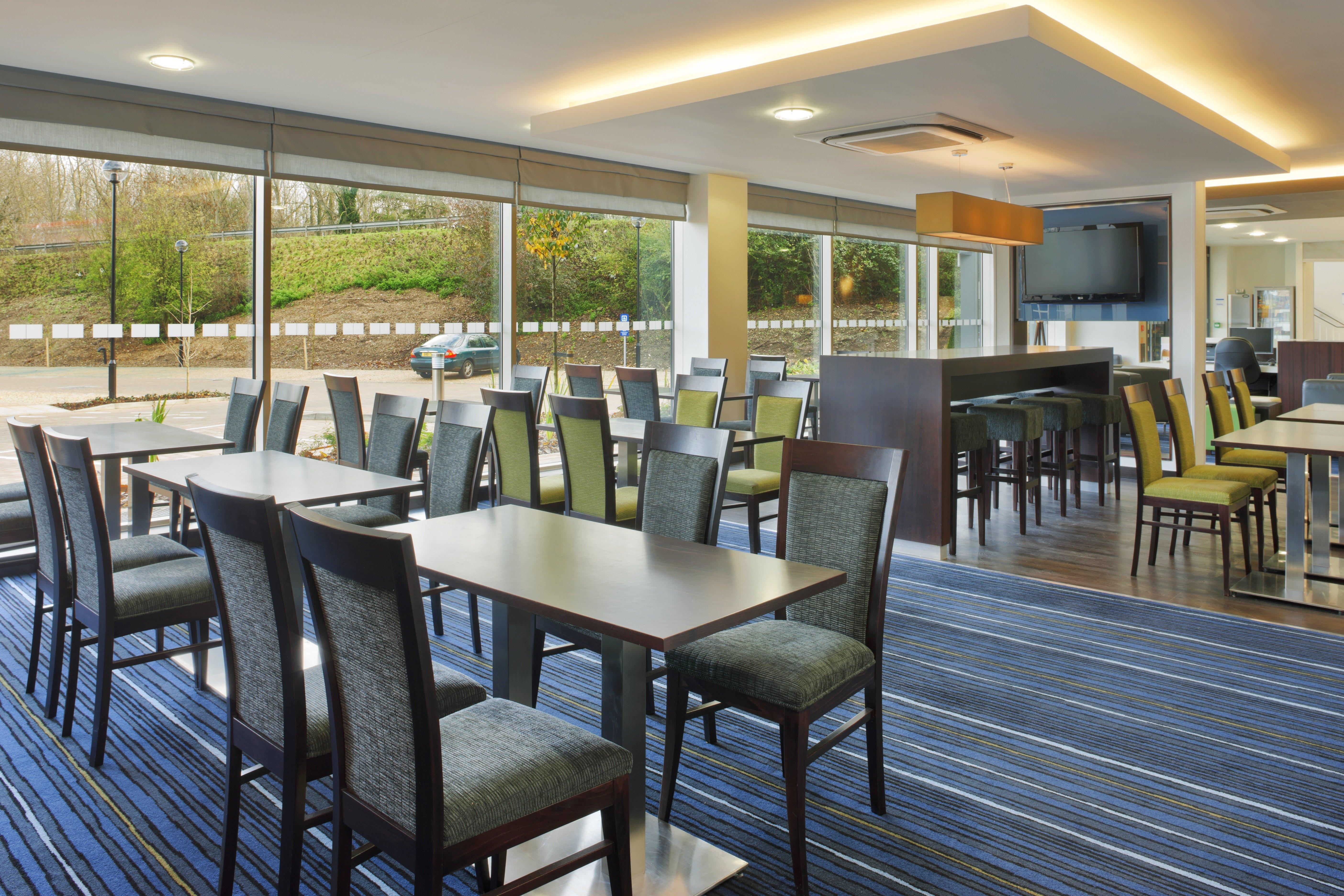 Holiday Inn Express Cambridge Duxford M11 Jct 10 By Ihg Eksteriør billede