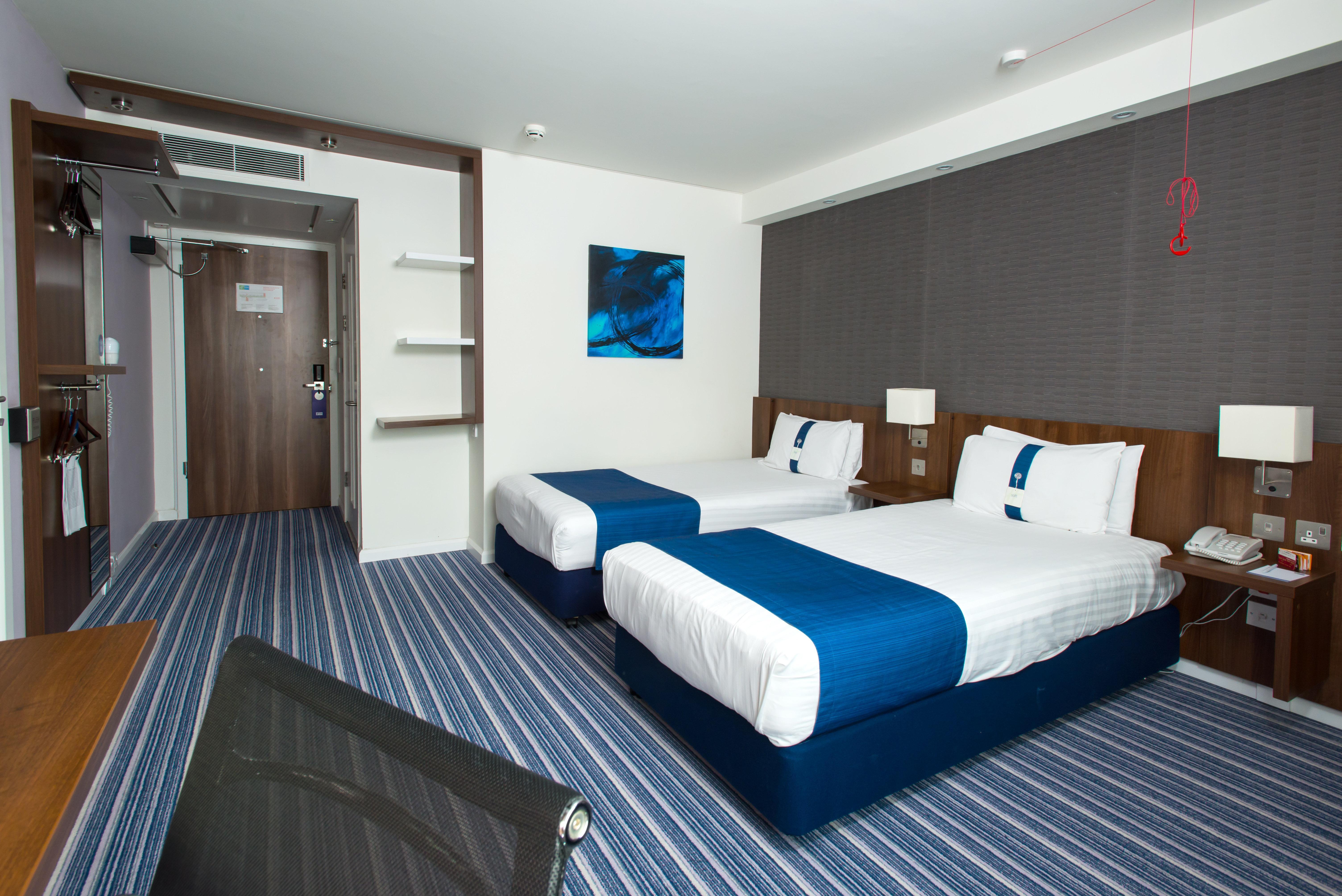 Holiday Inn Express Cambridge Duxford M11 Jct 10 By Ihg Eksteriør billede