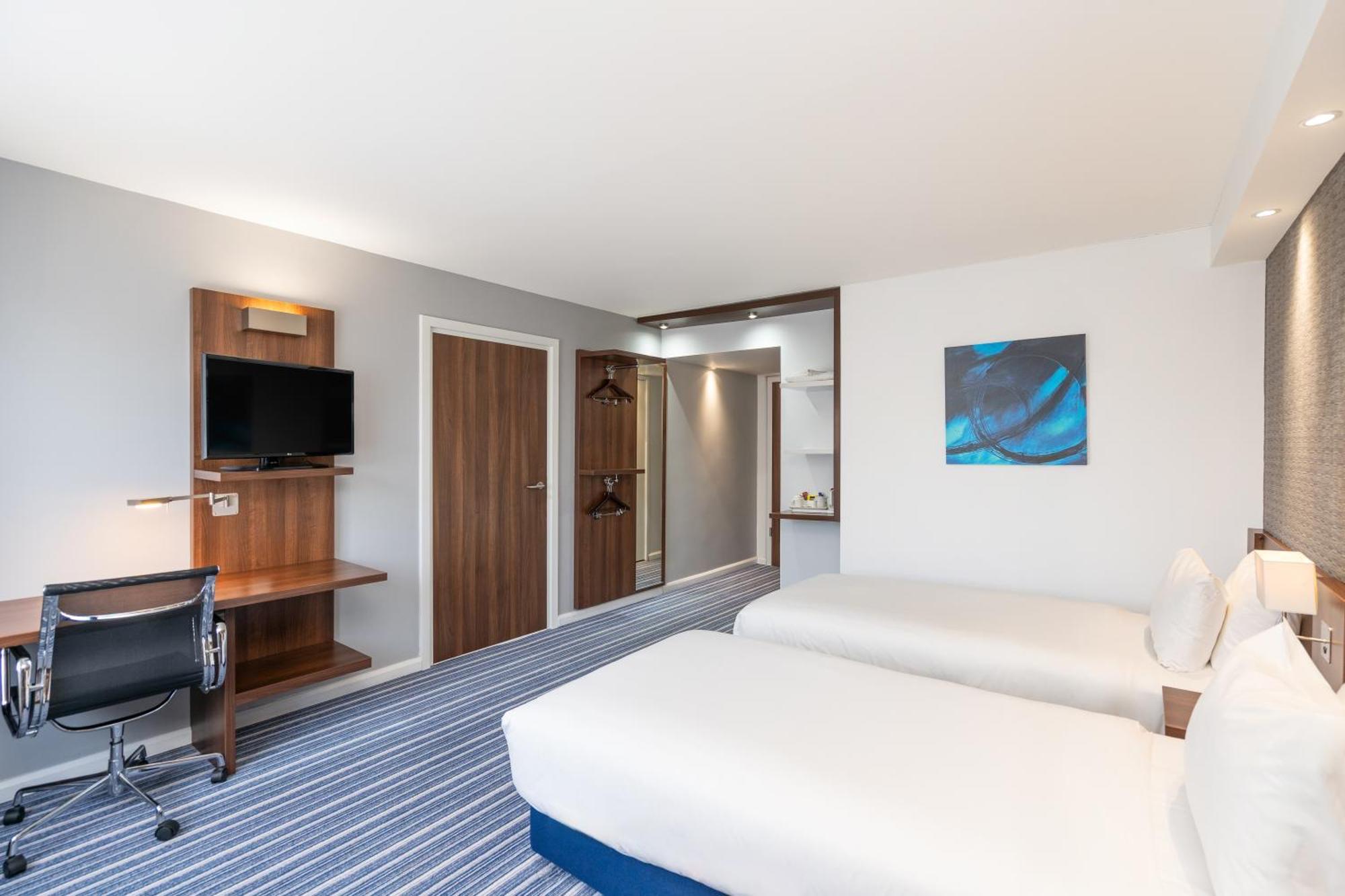 Holiday Inn Express Cambridge Duxford M11 Jct 10 By Ihg Eksteriør billede