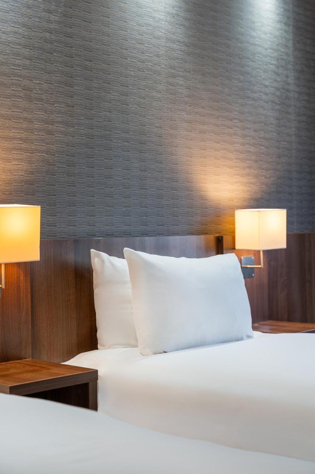 Holiday Inn Express Cambridge Duxford M11 Jct 10 By Ihg Eksteriør billede