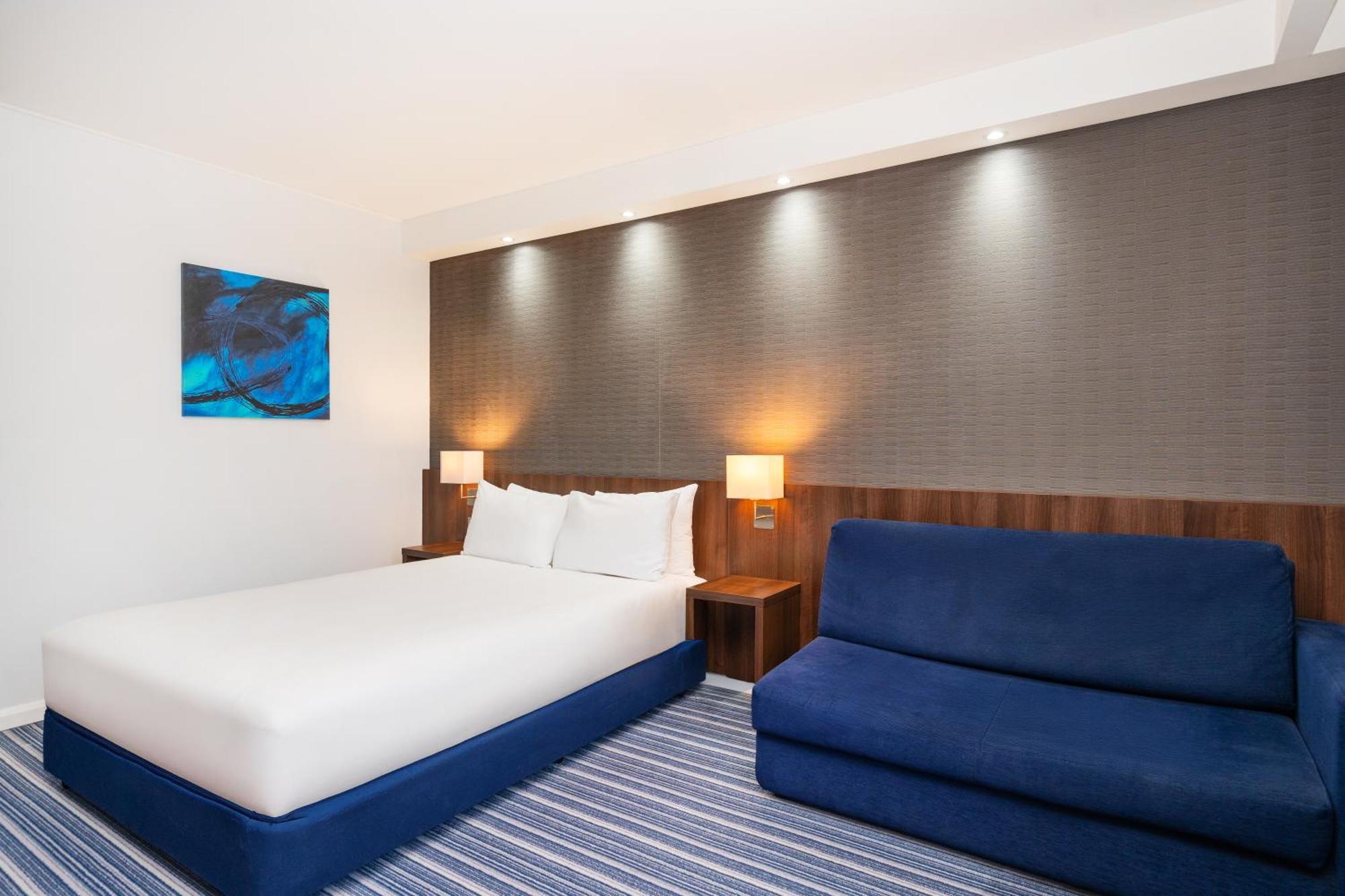 Holiday Inn Express Cambridge Duxford M11 Jct 10 By Ihg Eksteriør billede