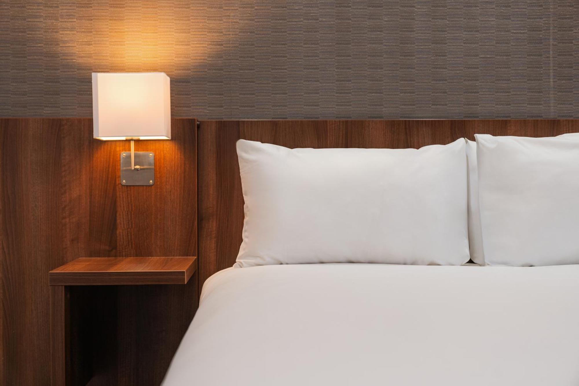 Holiday Inn Express Cambridge Duxford M11 Jct 10 By Ihg Eksteriør billede
