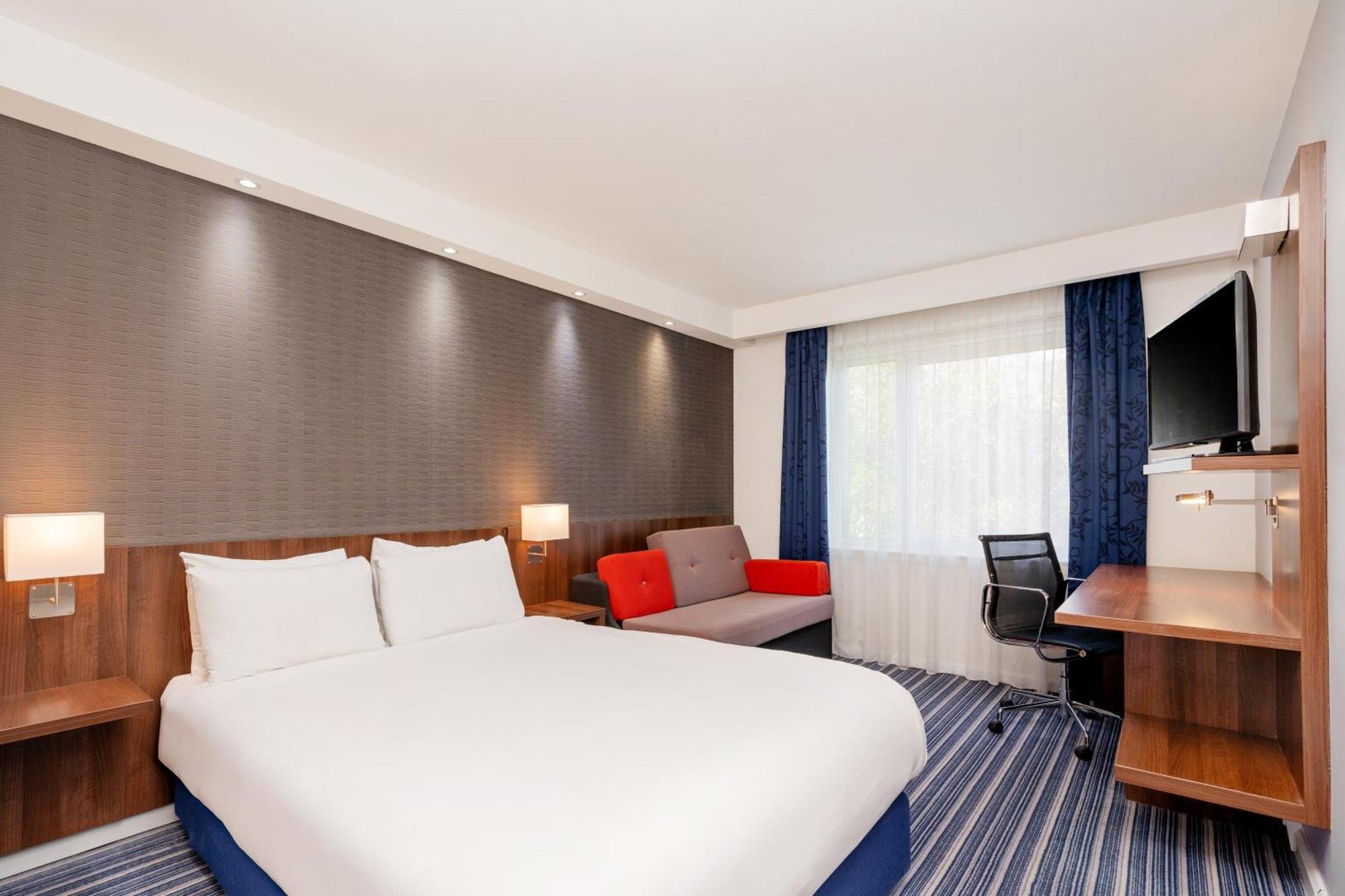 Holiday Inn Express Cambridge Duxford M11 Jct 10 By Ihg Eksteriør billede