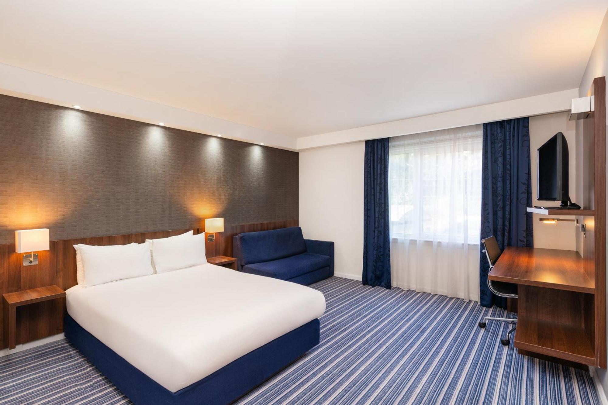 Holiday Inn Express Cambridge Duxford M11 Jct 10 By Ihg Eksteriør billede