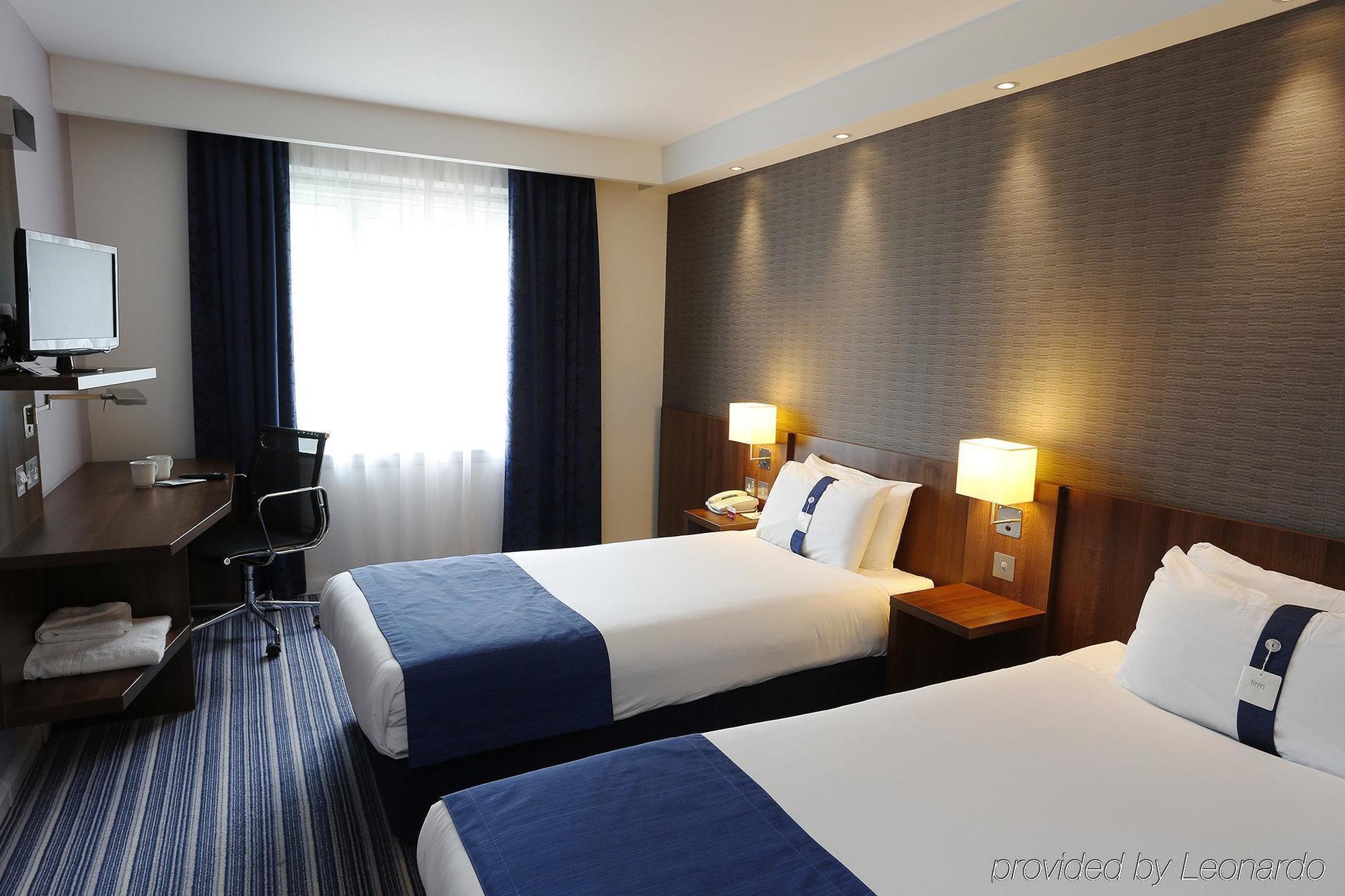 Holiday Inn Express Cambridge Duxford M11 Jct 10 By Ihg Eksteriør billede