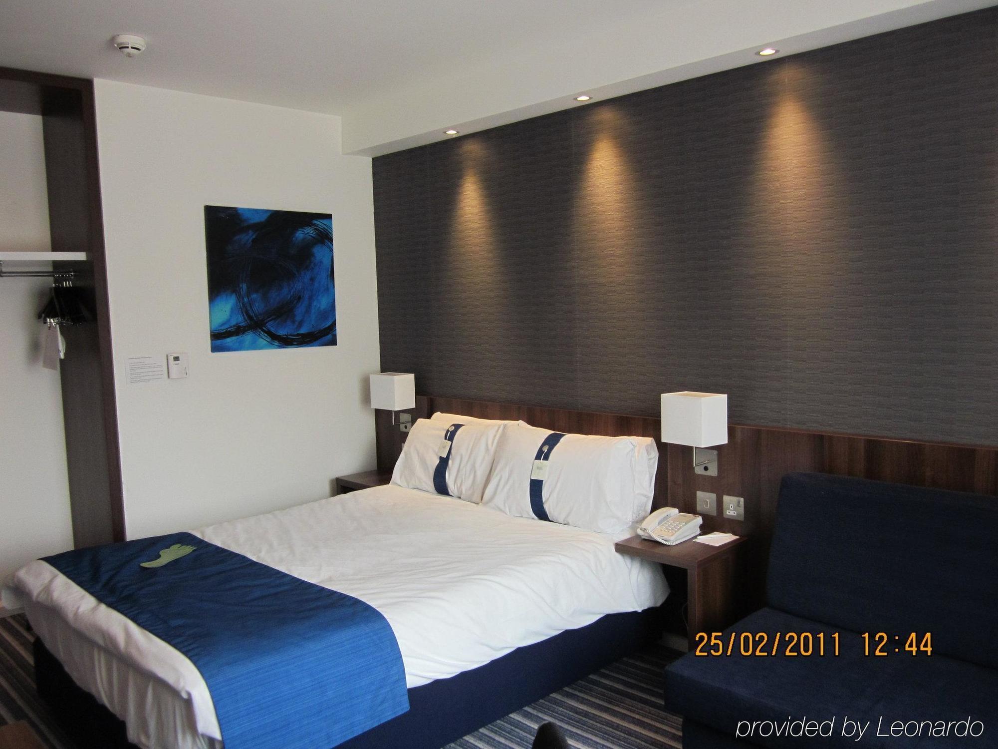 Holiday Inn Express Cambridge Duxford M11 Jct 10 By Ihg Eksteriør billede
