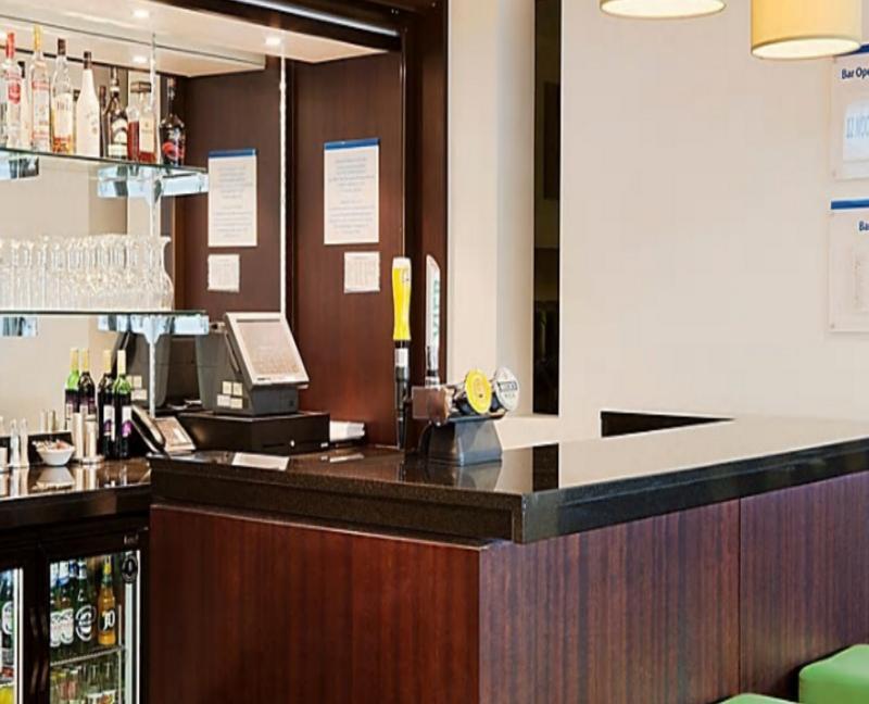 Holiday Inn Express Cambridge Duxford M11 Jct 10 By Ihg Eksteriør billede