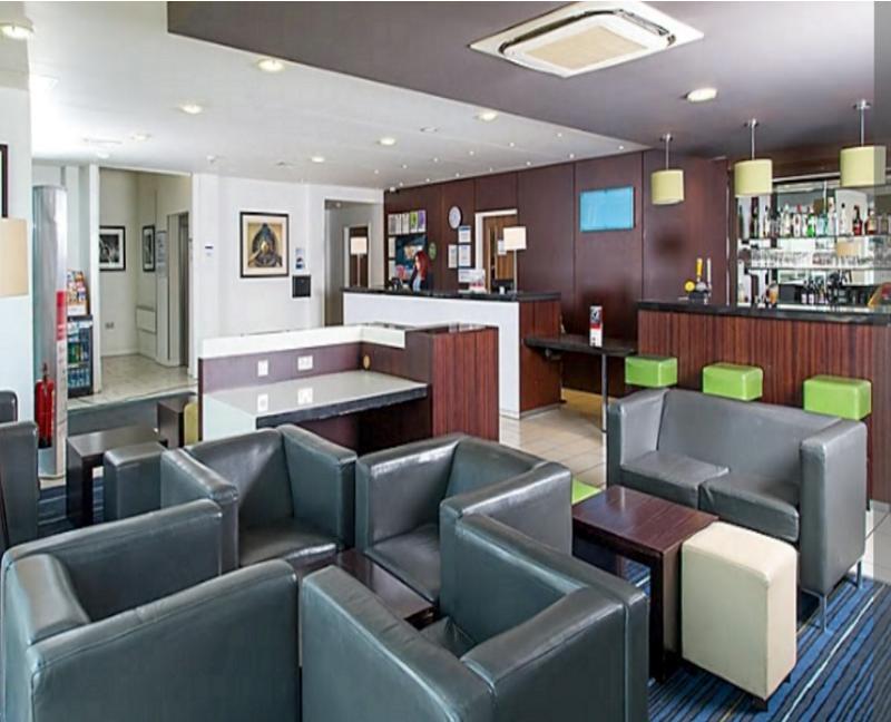 Holiday Inn Express Cambridge Duxford M11 Jct 10 By Ihg Eksteriør billede