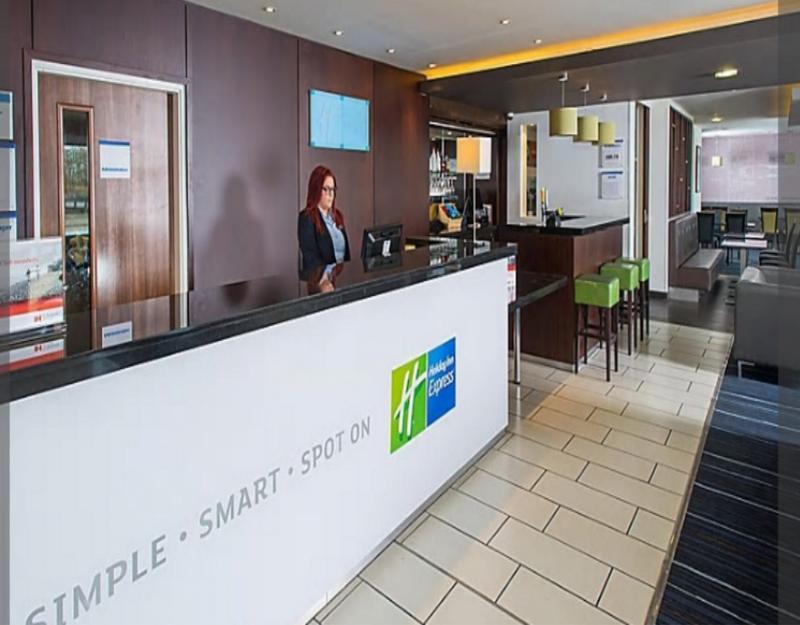 Holiday Inn Express Cambridge Duxford M11 Jct 10 By Ihg Eksteriør billede